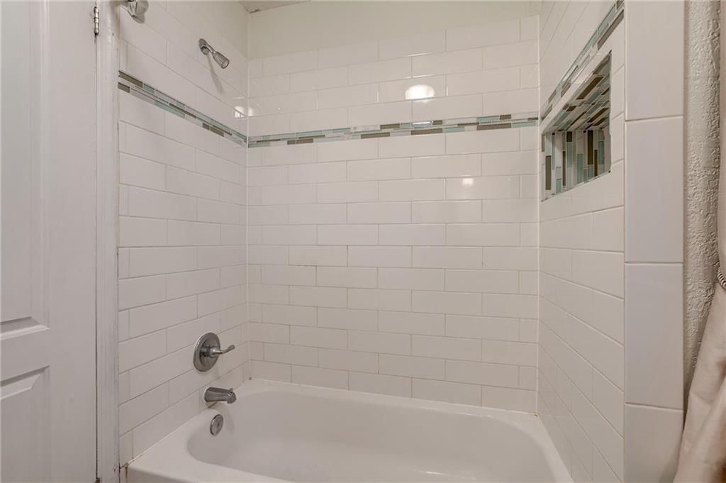 3209 St John Avenue — photo 31
