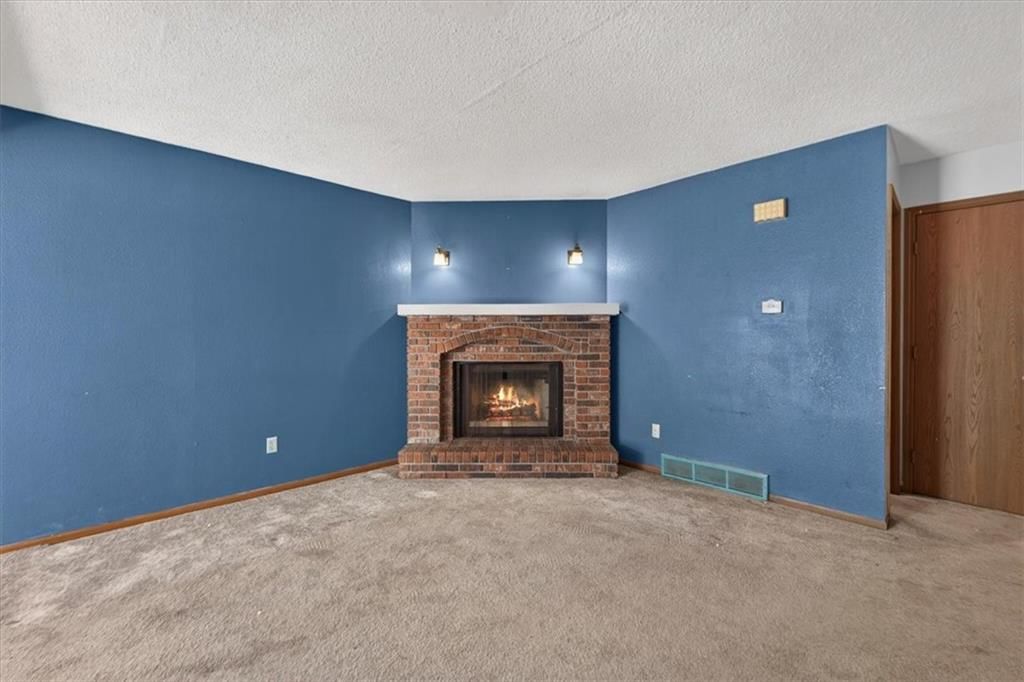 210 NW Nottingham Drive, Blue Springs, MO
