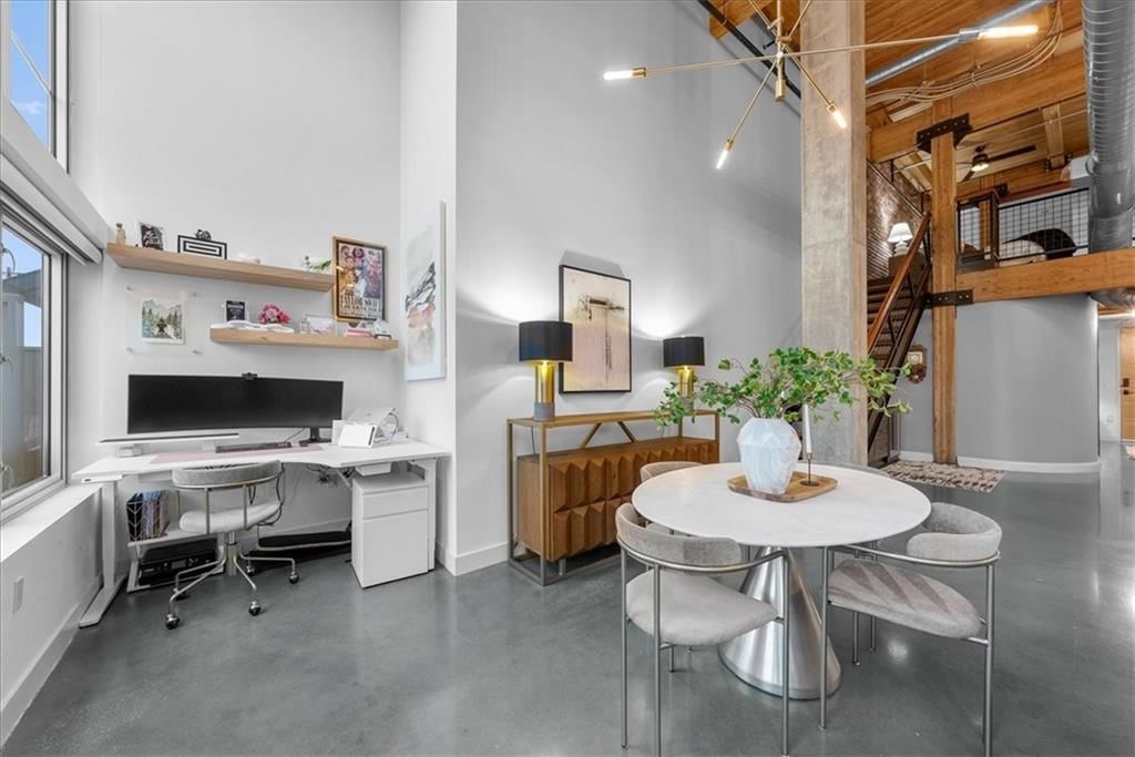 210 W 5th Street — photo 6