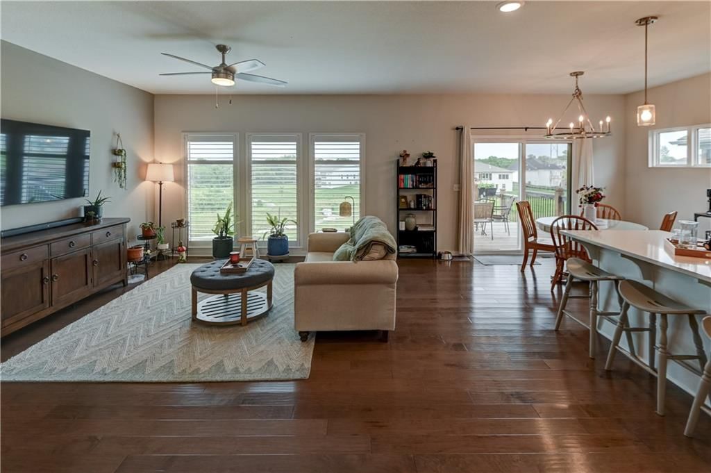 10647 N Bell Street — photo 16