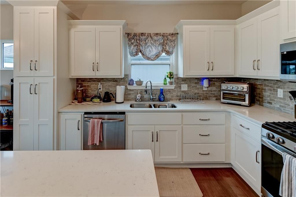 10647 N Bell Street — photo 18