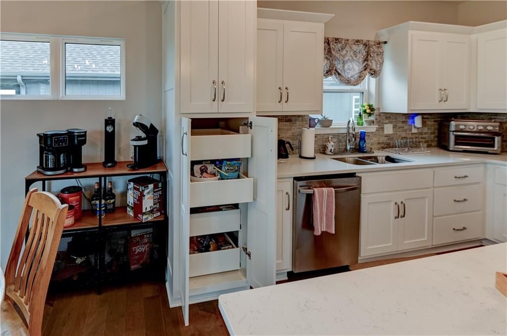 10647 N Bell Street — photo 21