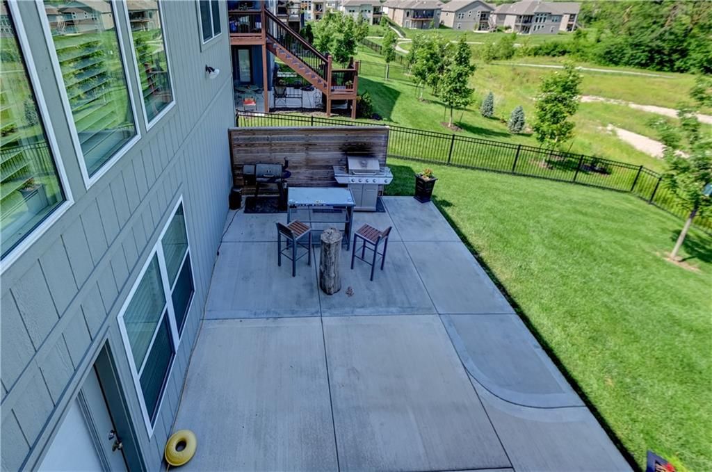 10647 N Bell Street — photo 31