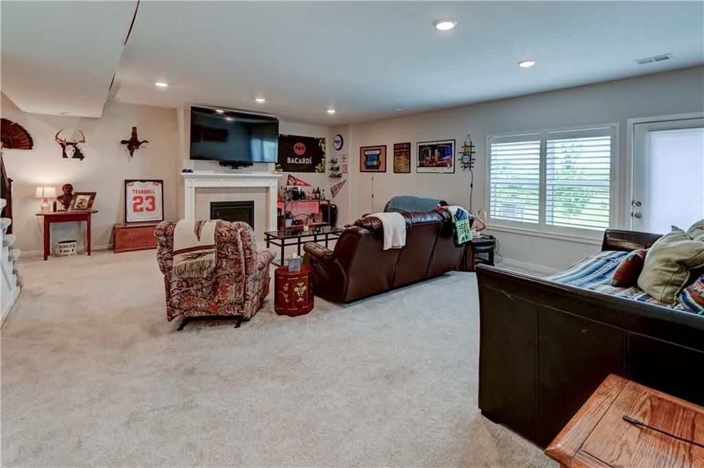 10647 N Bell Street — photo 55