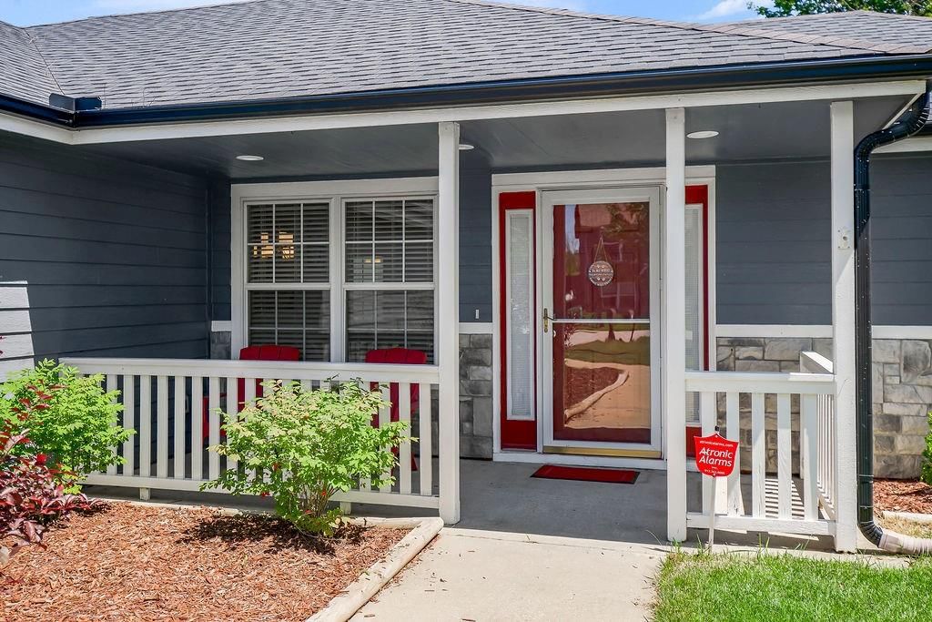 16705 Freeman Drive — photo 2