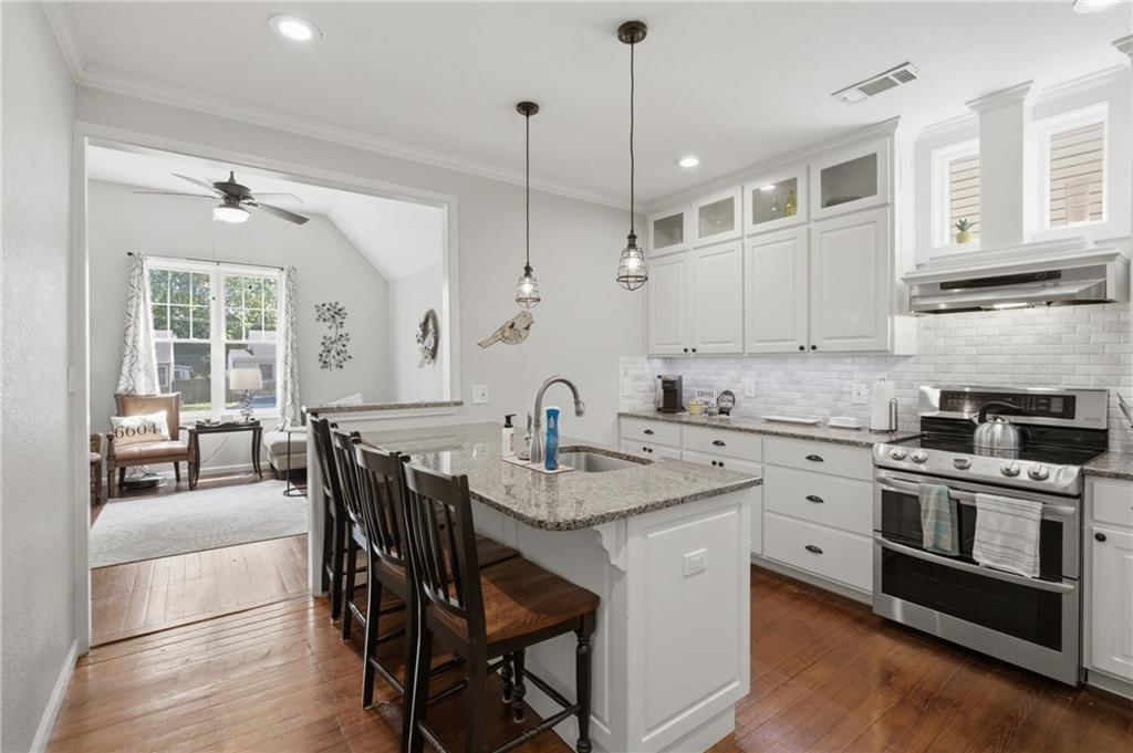 909 N Broadway Street — photo 11