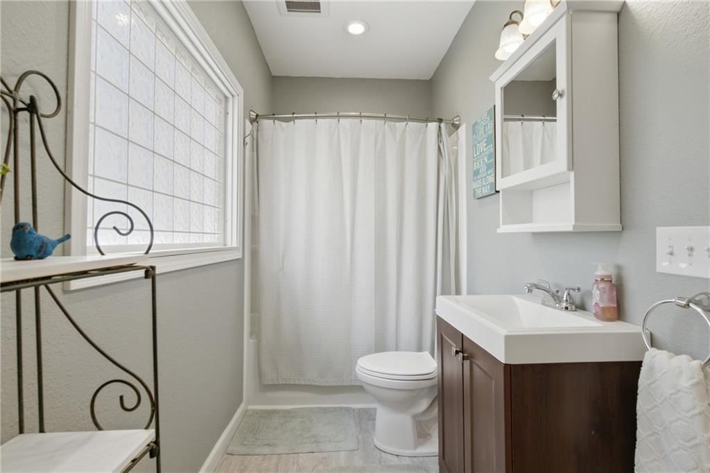 909 N Broadway Street — photo 13