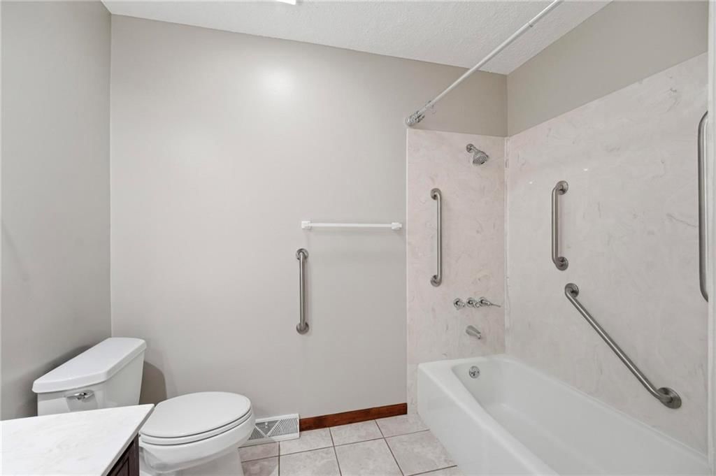 1905 SW Ensley Lane — photo 36
