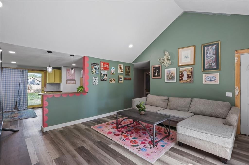 404 Washington Street — photo 6