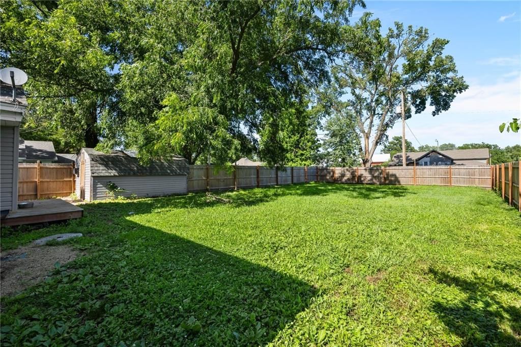 404 Washington Street — photo 16