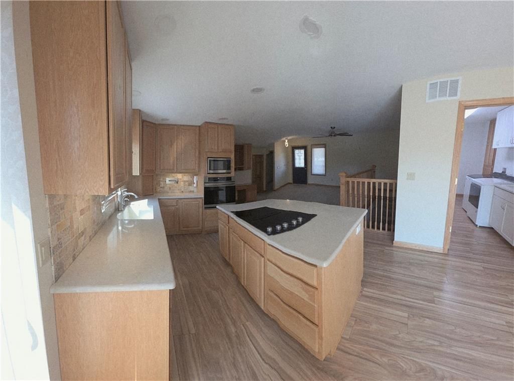 525 Kennedy Street — photo 6