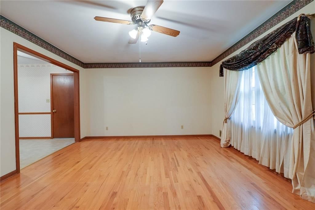 11016 Stark Avenue — photo 2