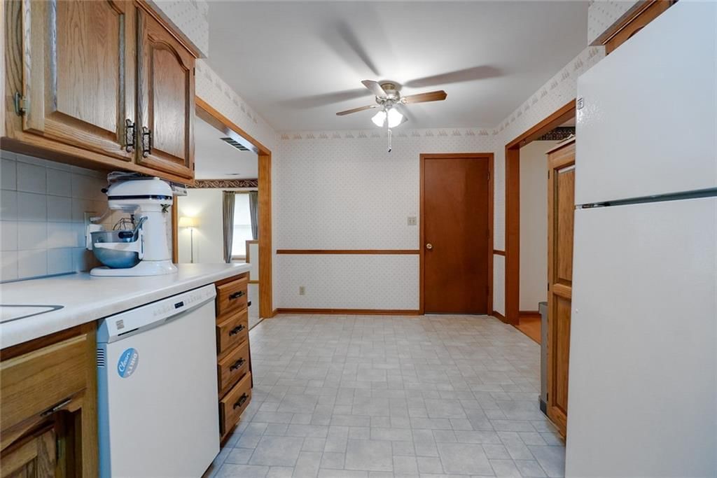 11016 Stark Avenue — photo 16