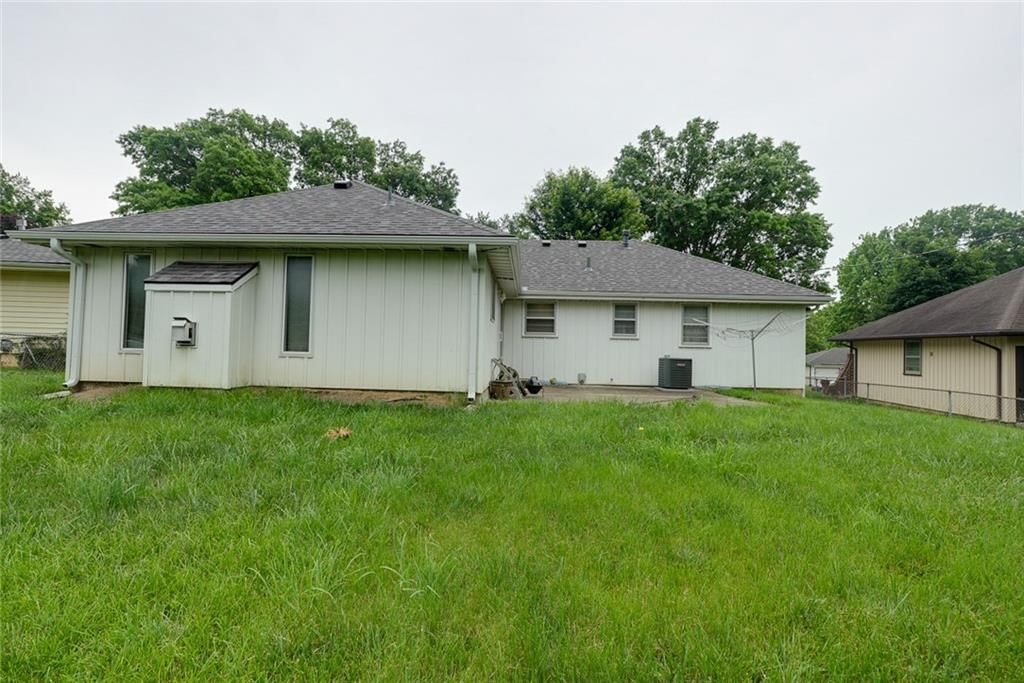 11016 Stark Avenue — photo 28