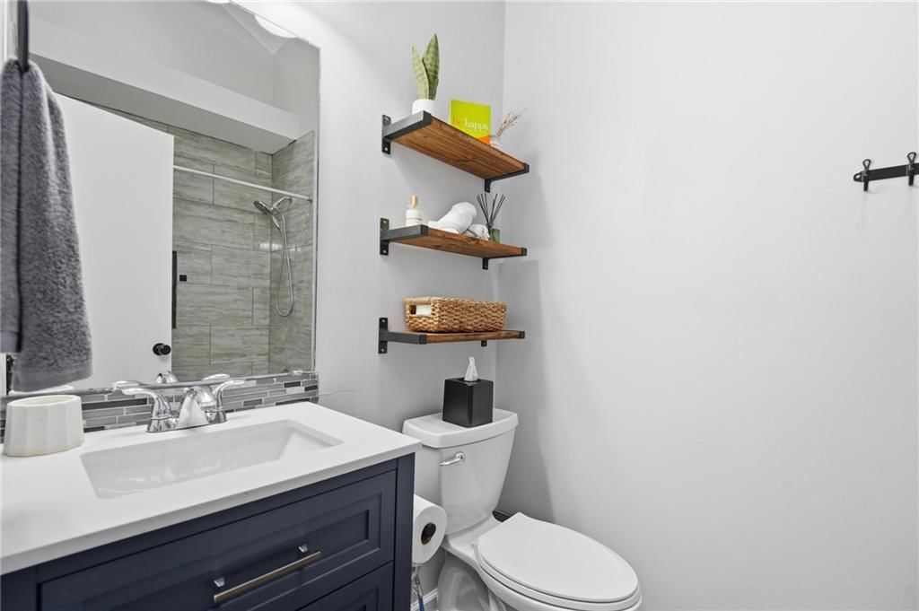 11215 N Marsh Avenue — photo 21