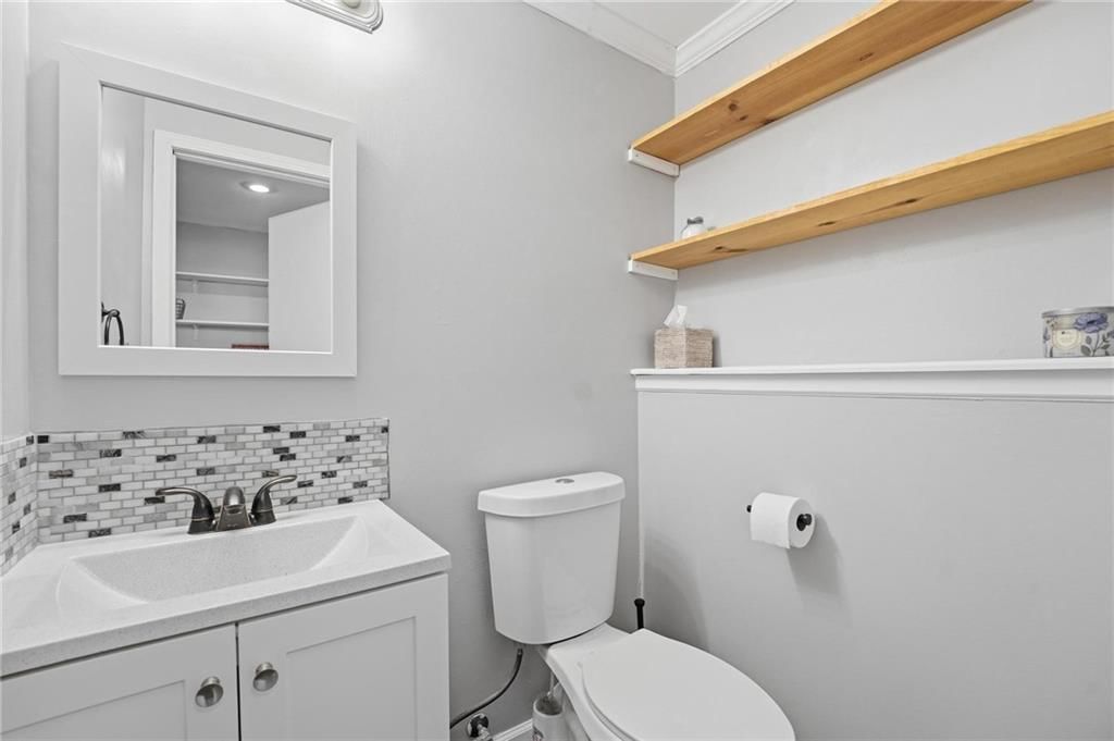 11215 N Marsh Avenue — photo 31