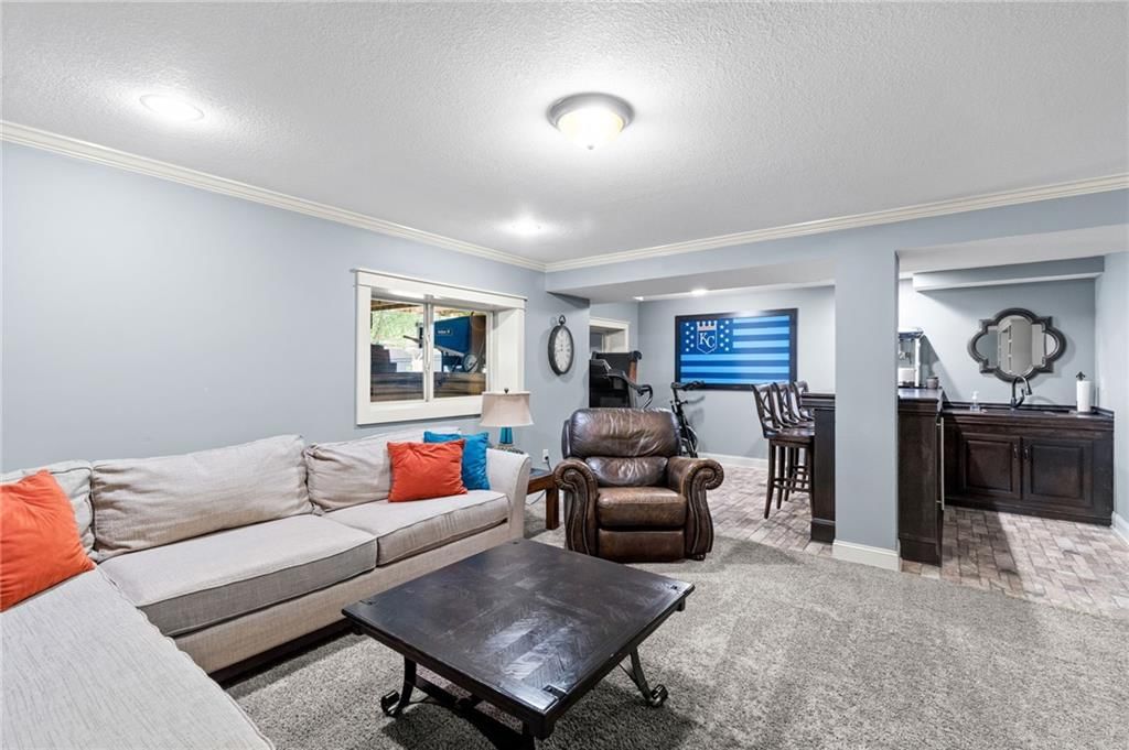 321 Creekwood Drive — photo 31