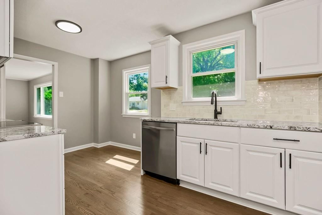 4921 Briar Street — photo 16