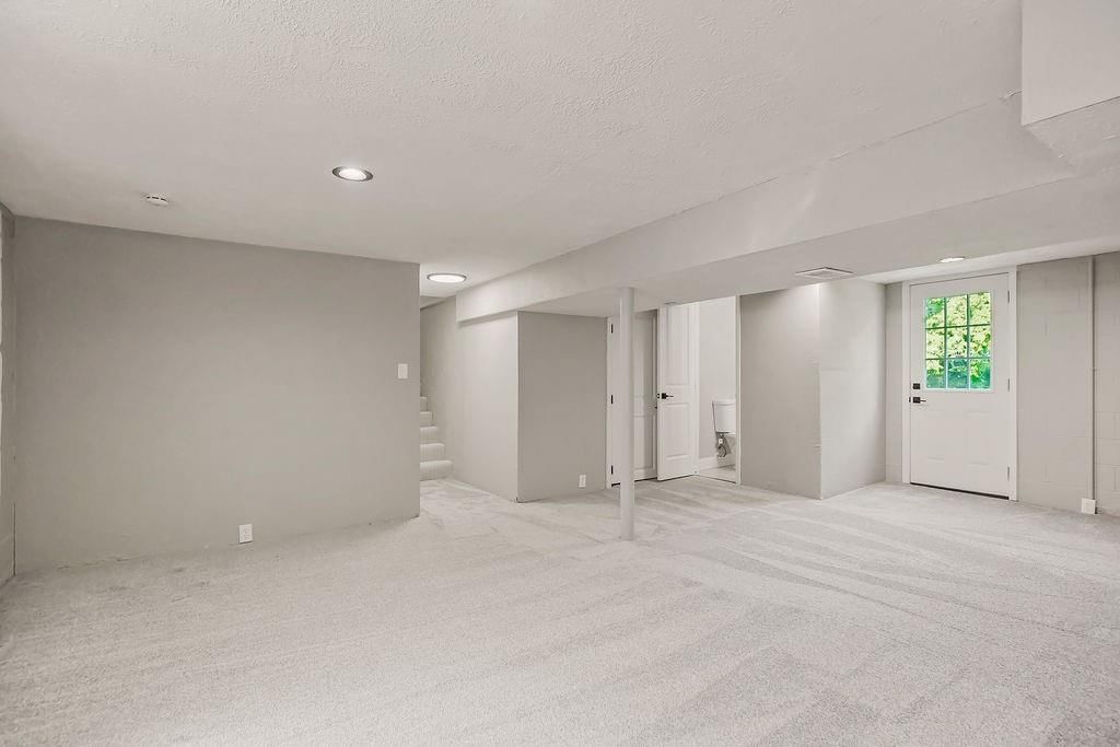 4921 Briar Street — photo 23