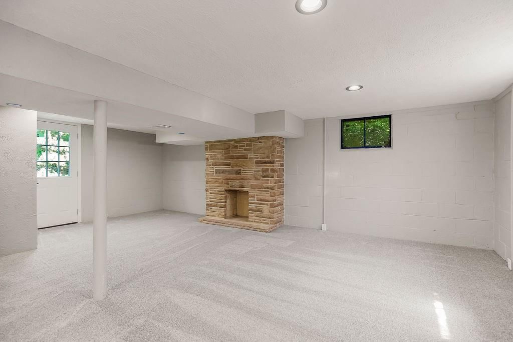 4921 Briar Street — photo 24
