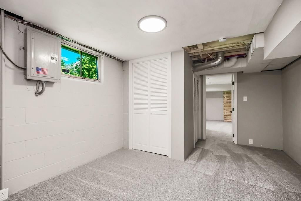 4921 Briar Street — photo 28