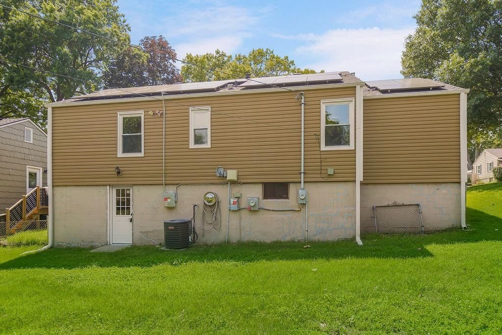 4921 Briar Street — photo 32