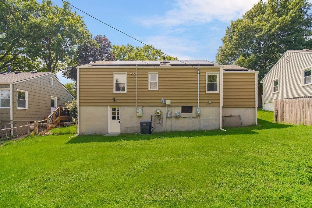 4921 Briar Street — photo 33