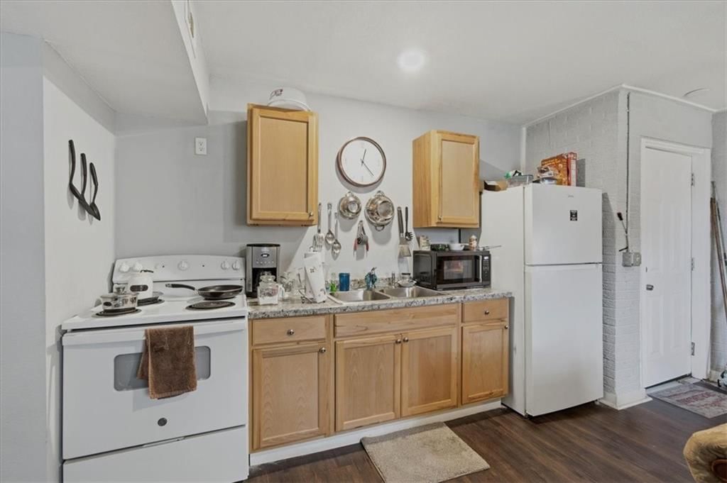 5401 E 27th Terrace — photo 9