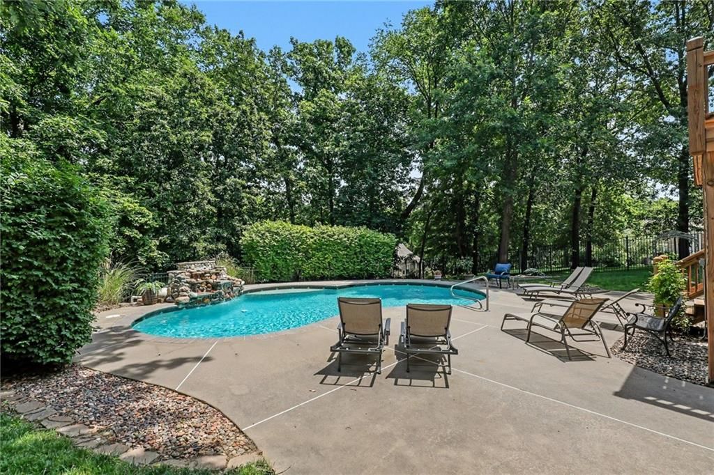 1915 NW WILDWOOD Court — photo 36