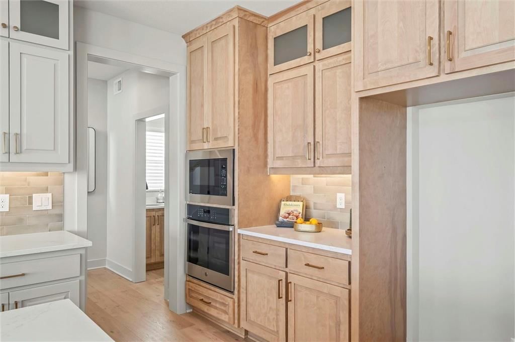 21115 W 81st Street — photo 11