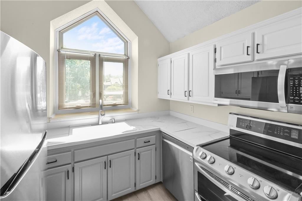 4822 Horton Street — photo 8