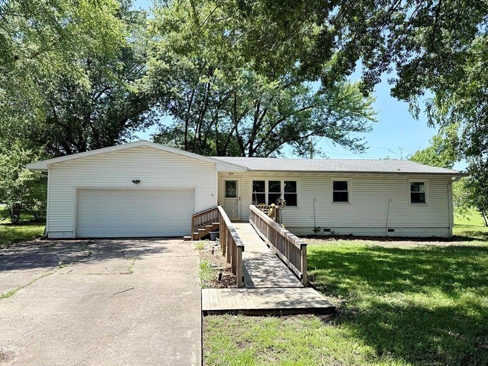 1608 Ely Drive, El Dorado Springs, MO