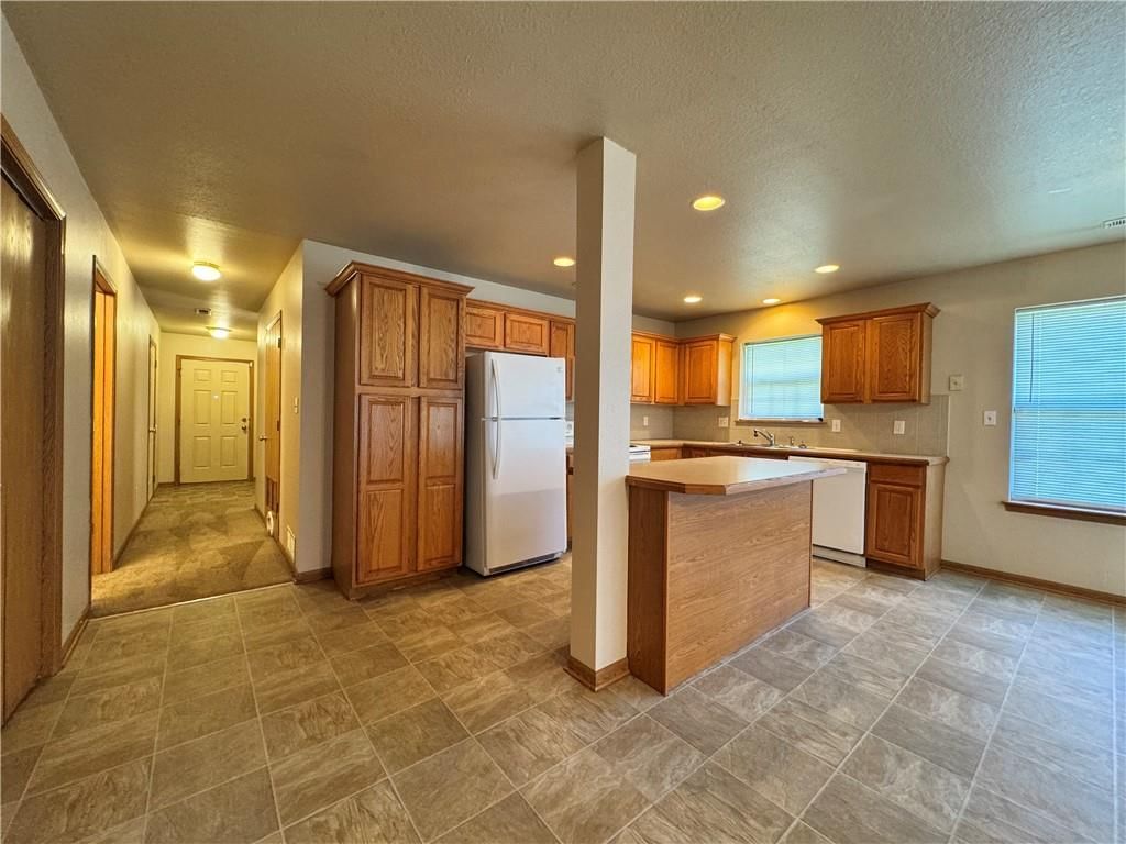 1952 S Powahatan Court — photo 8