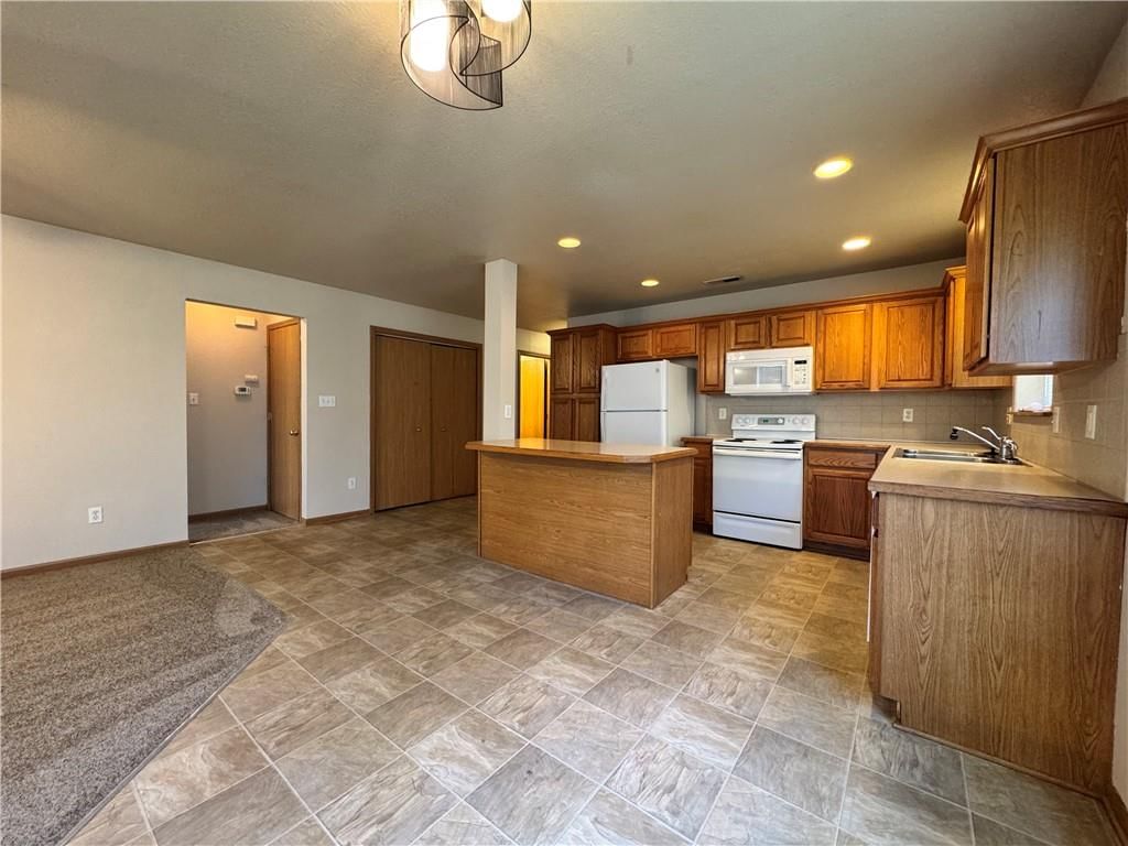 1952 S Powahatan Court — photo 9