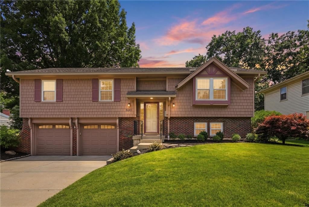 6301 W 73rd Terrace, Overland Park, KS