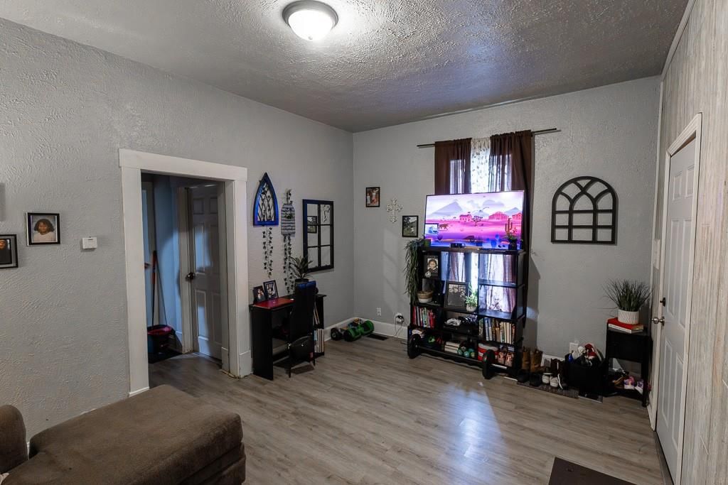 3010 Felix Street — photo 15