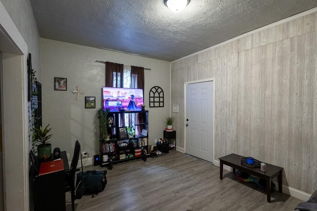 3010 Felix Street — photo 16