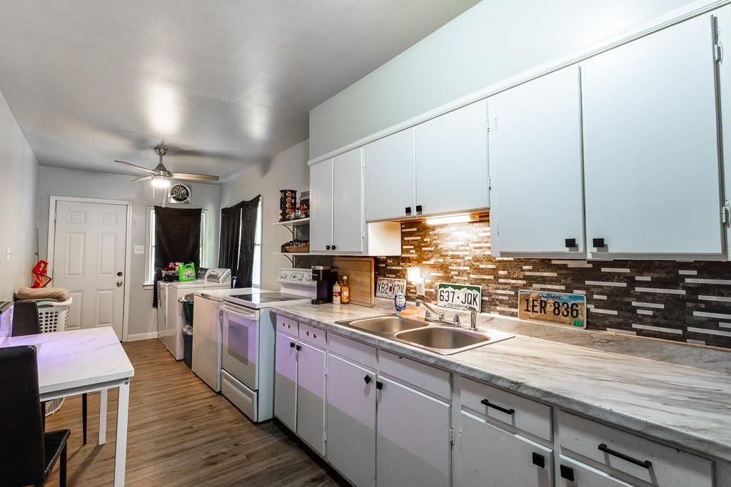3010 Felix Street — photo 17