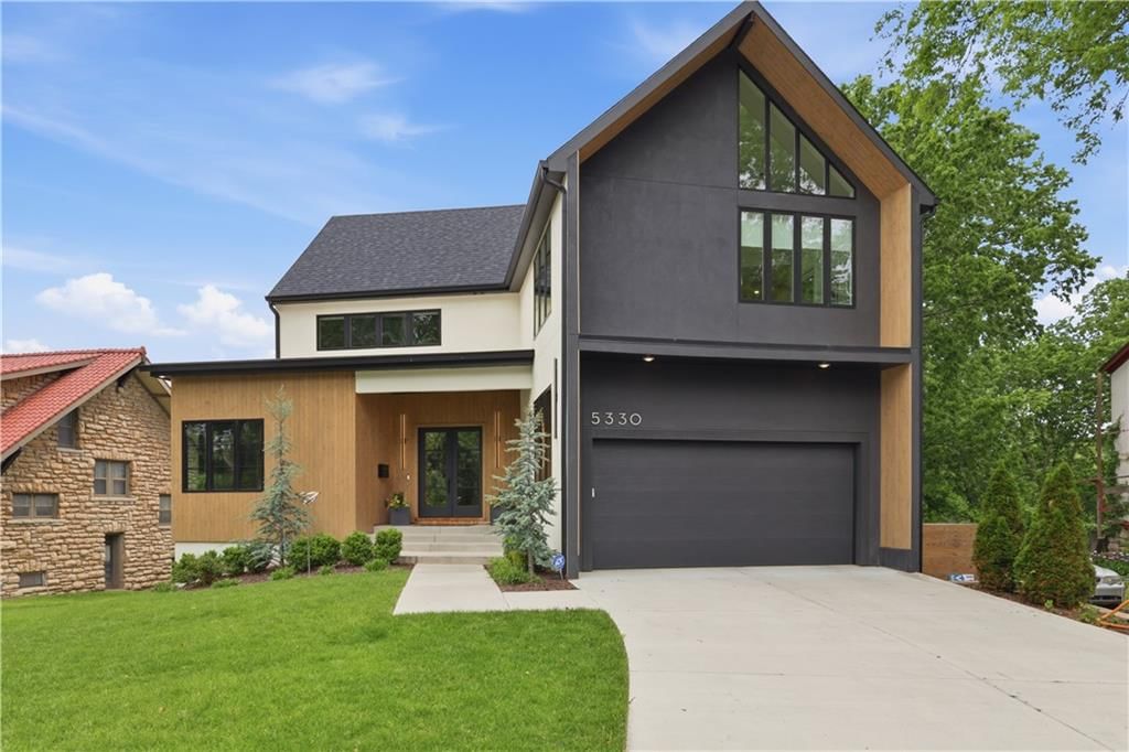 5330 Oak Street — photo 3