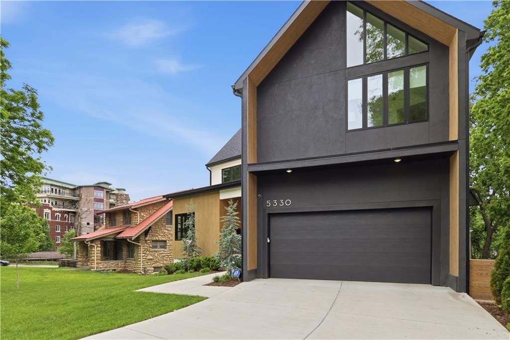 5330 Oak Street — photo 4