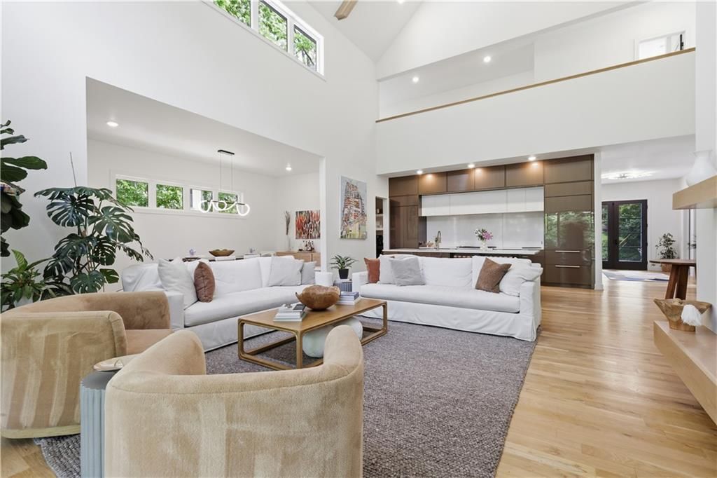 5330 Oak Street — photo 12