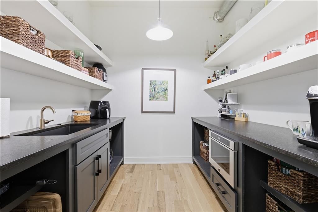 5330 Oak Street — photo 18