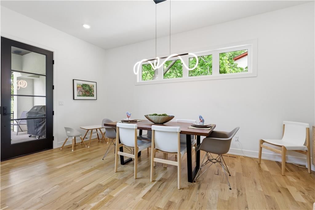 5330 Oak Street — photo 19