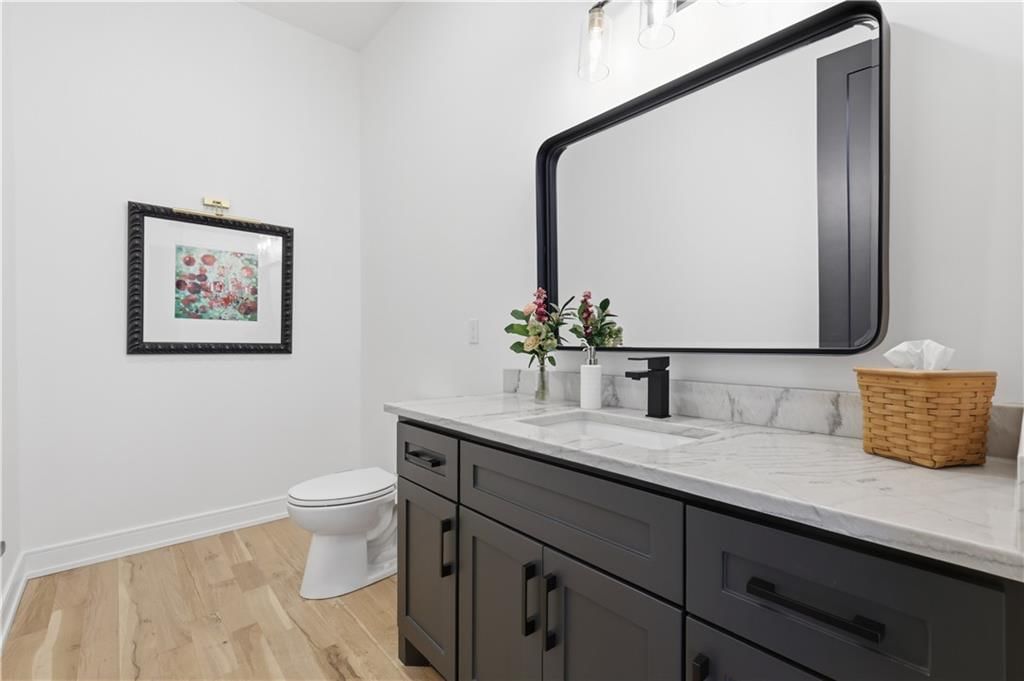 5330 Oak Street — photo 21