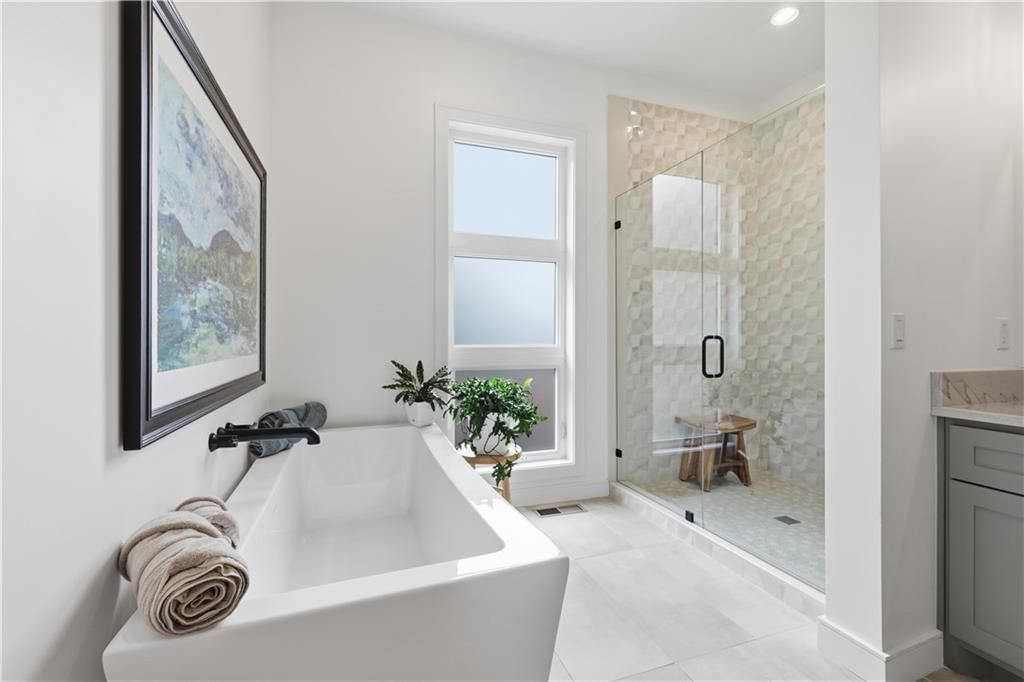 5330 Oak Street — photo 25