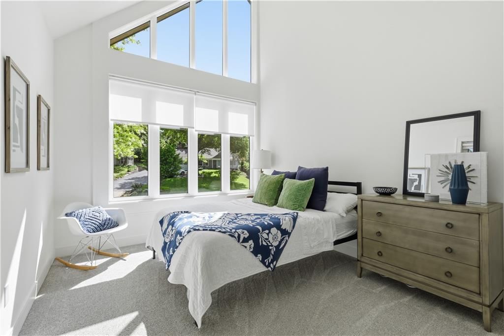 5330 Oak Street — photo 31
