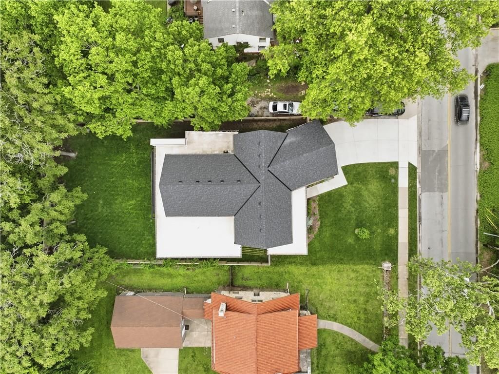 5330 Oak Street — photo 42