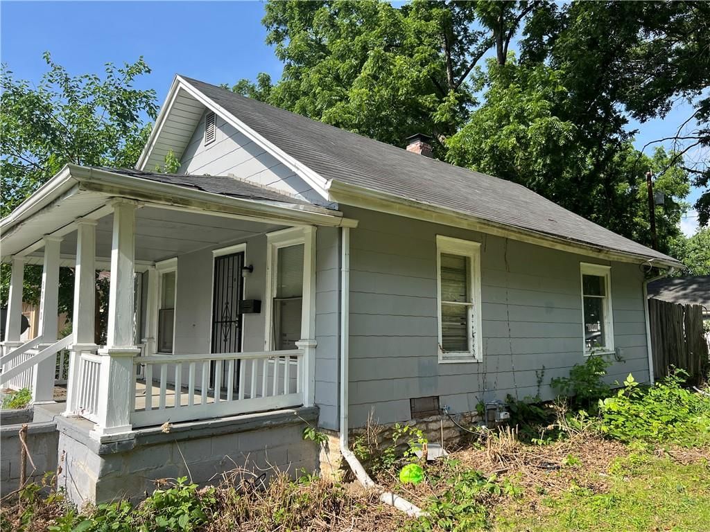 8000 Wayne Avenue — photo 2