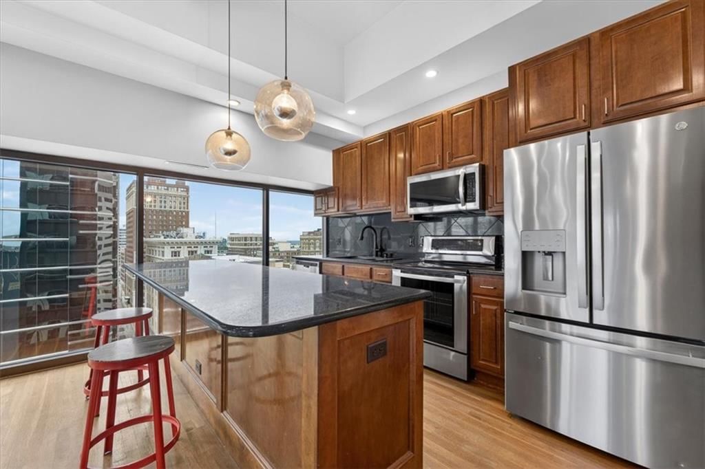 1101 Walnut Street — photo 2