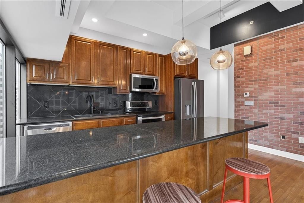 1101 Walnut Street — photo 3